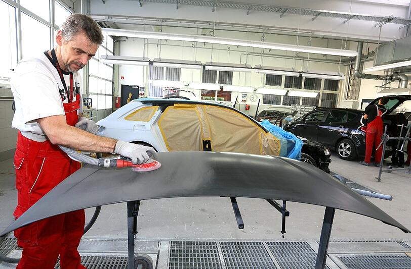 Sie machen Autos wieder schön: In Eching werden Lackierer gesucht.