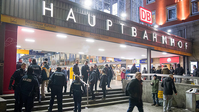 Der Seiteneingang am Hauptbahnhof in München. Der Seiteneingang am Hauptbahnhof in München.