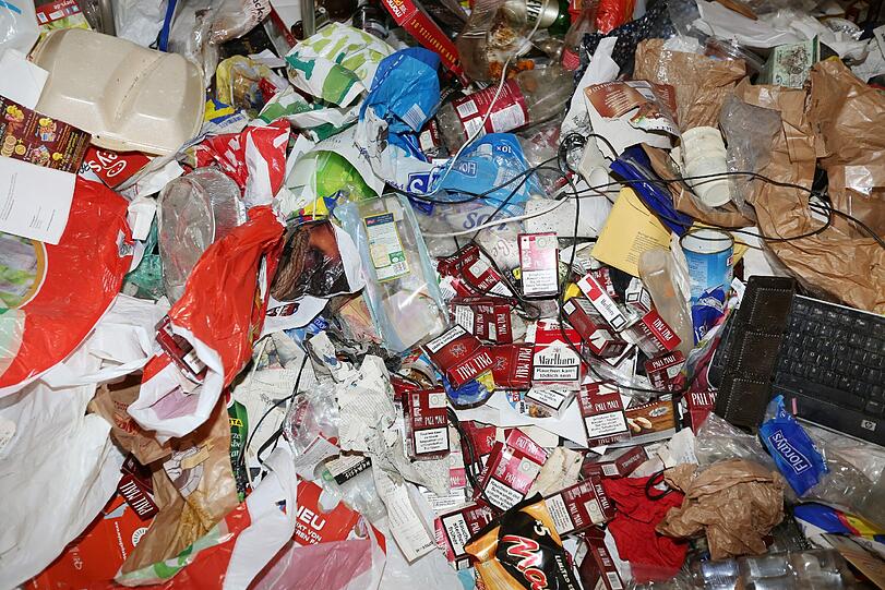 Weitere Bilder aus der verwahrlosten Wohnung des Mietnomaden in der Heßstraße.