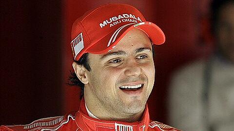 Lachender Sieger: Felipe Massa in Magny Cours