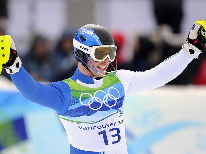 Der Italiener Giuliano Razzoli jubelt über Gold im Slalom.