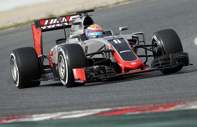 Romain Grosjean (Frankreich) vom Haas F1 Team testet den neuen VF-16.