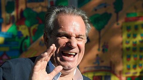 Renaud Muselier aus dem bürgerlich-konservativen Lager erreichte in der Region Provence-Alpes-Côte-d'Azur 57,3 Prozent.