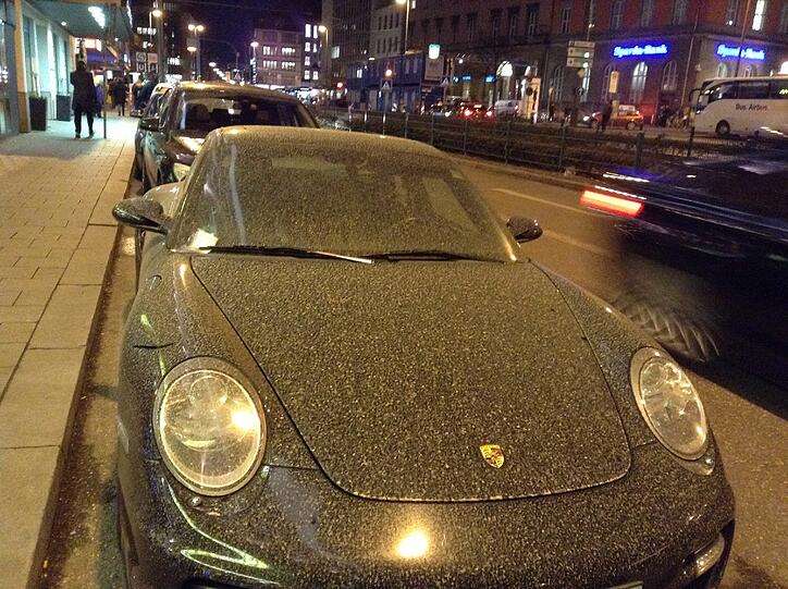 Sahara-Sand-Regen: So sah's im April 2014 in München aus...