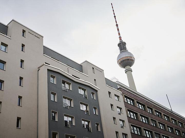 Mietwohnungen in Berlin. Die Bundeshauptstadt will die Mieten für 1,5 Millionen Wohnungen für fünf Jahre einfrieren.