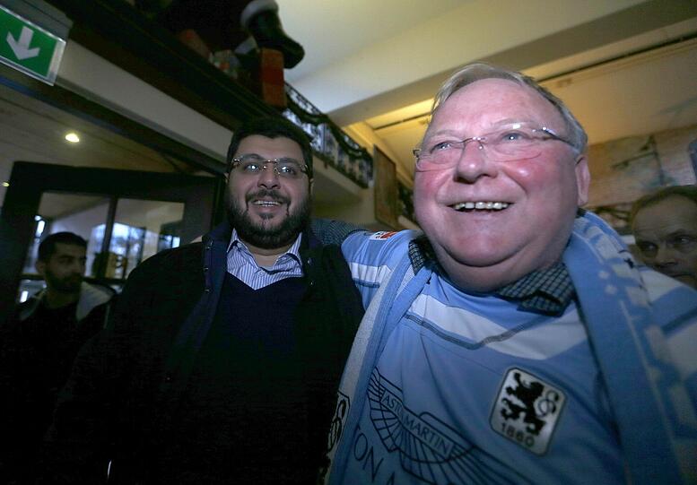Nach der Pressekonferenz gab es ein gemeinsames Mittagessen mit den Löwen-Fans im Pschorr-Bräuhaus. Auch Investor Hasan Ismaik und Präsident Peter Casalette waren vor Ort.