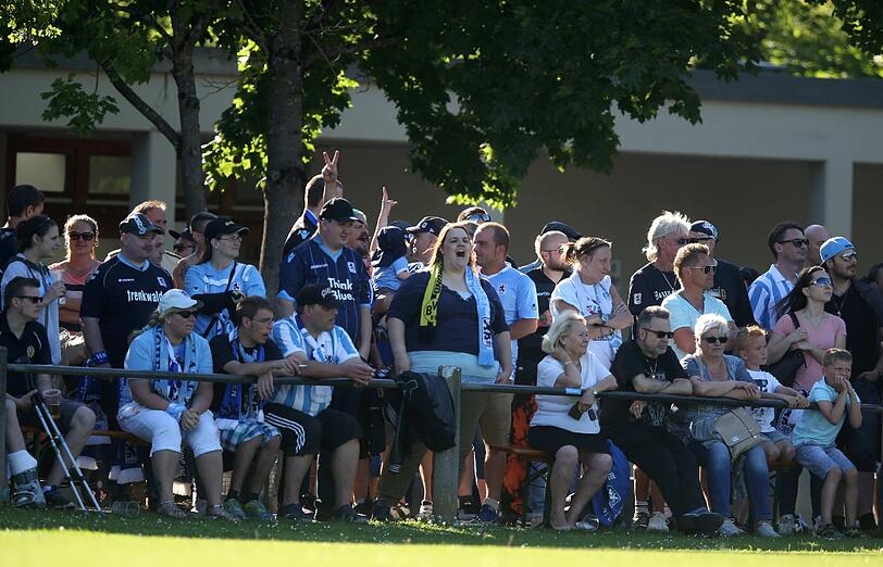 TSV-Schützenfest beim FC Eintracht München. Die Bilder vom Testspiel.