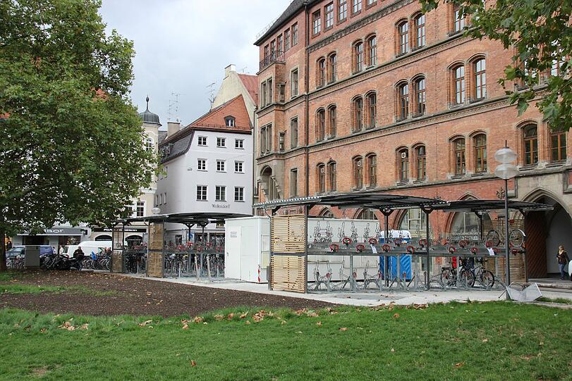 Platz für Radl: Die neue Abstellanlage am Marienhof.