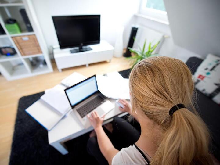 Bei Hitze von zuhause aus arbeiten? Die Grünen sind dafür.