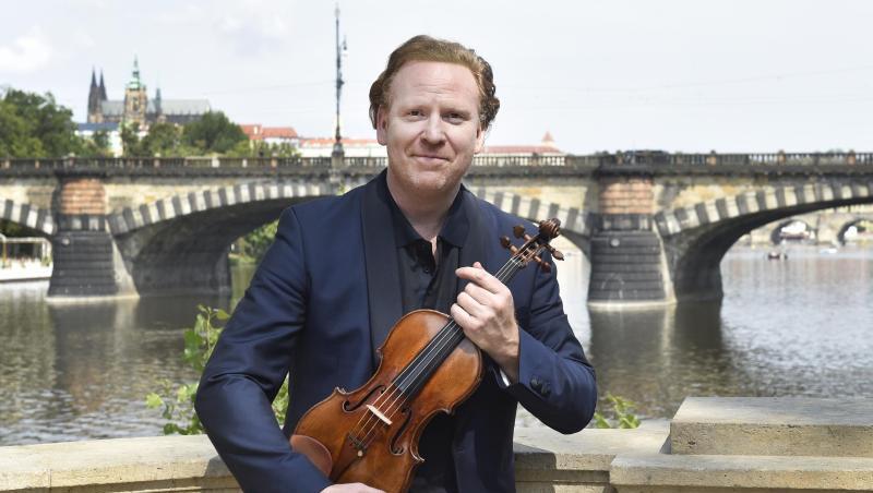 Daniel Hope veröffentlicht das Album "Hope@Home", welches auf seinen Konzerten während der Corona-Krise basiert. Daniel Hope veröffentlicht das Album "Hope@Home", welches auf seinen Konzerten während der Corona-Krise basiert.