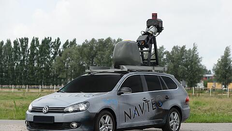 Sie kundschaften unsere Städte für den Software-Giganten Microsoft aus: Silberne Autos mit einer markanter Kamera auf dem Dach rollen ab Montag durch die Metropolregion.