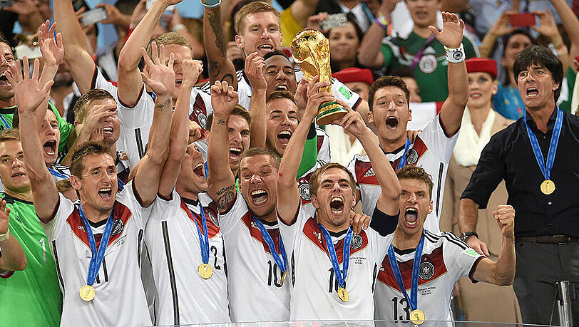 Nach dem Weltmeistertitel bricht die DFB-Elf zu neuen Aufgaben auf. Die Spiele 2015 im Überblick. Nach dem Weltmeistertitel bricht die DFB-Elf zu neuen Aufgaben auf. Die Spiele 2015 im Überblick.
