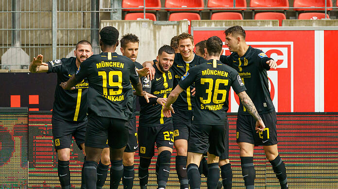 Die Löwen gewinnen beim Halleschen FC deutlich.