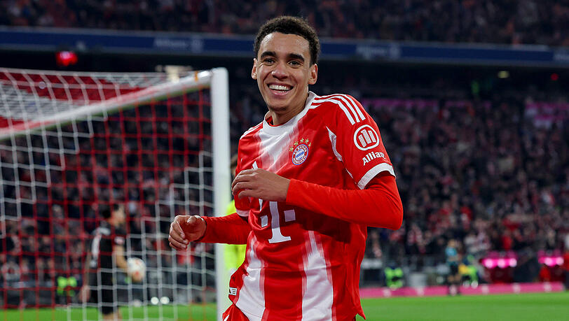 Jamal Musiala trifft zum 3:0 gegen Borussia M&ouml;nchengladbach.