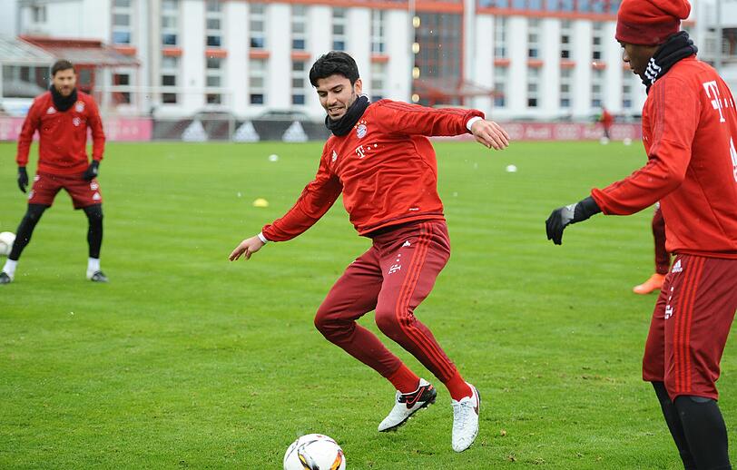 Serdar Tasci war am Mittwoch das erste Mal im Mannschaftstraining des FC Bayern.