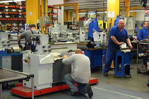 Die Firma Weiler in Emskirchen-Mausdorf ist Technologieführer bei hochpräzisen, zyklengesteuerten Drehmaschinen.
