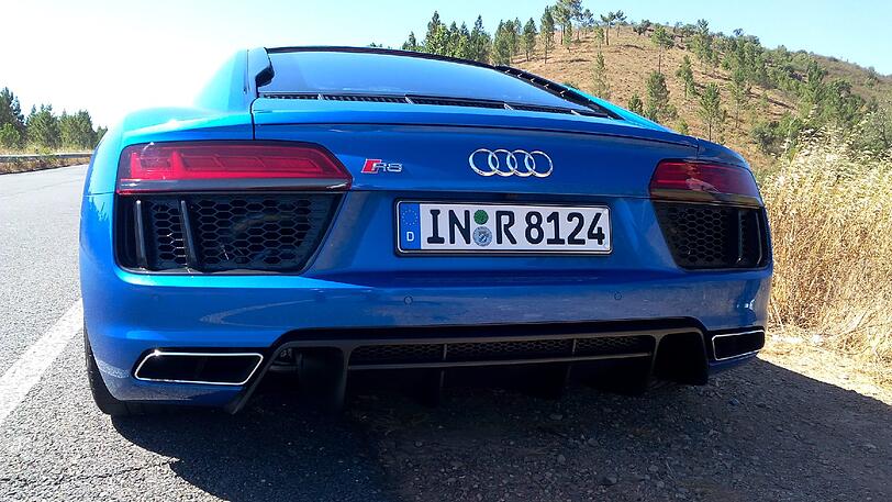 Der neue Audi R8 wirkt noch ein bisschen knackiger und sportlicher als die erste Version. Er kann Komfort und Sport - und alles dazwischen.