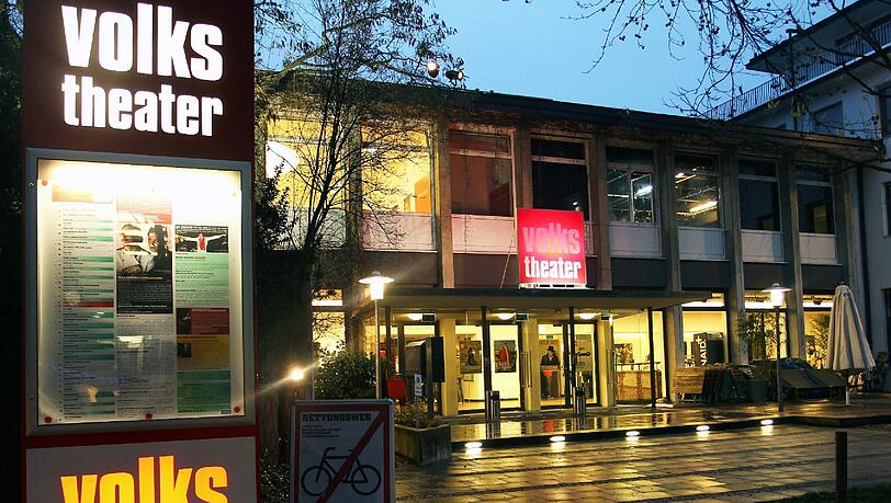 Das Volkstheater in der Brienner Straße zieht mit unterhaltsamen Inszenierungen auch viele junge Leute an.