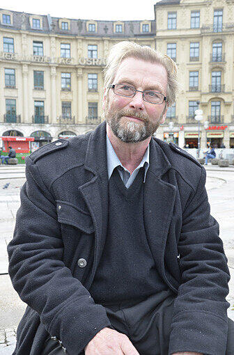 Franz Grom, Rentner: &bdquo;Wozu in der Innenstadt wohnen? Ich lebe in Neufahrn und habe dort alles, was ich brauche, und eine herrliche Ruhe. Wenn es mich doch einmal in die Stadt zieht, ist die S-Bahn in nur 35 Minuten da. Drei Mal in der Woche fahre ich die Strecke &ndash; zu meinem Nebenjob als Pförtner in der Innenstadt.&ldquo;
