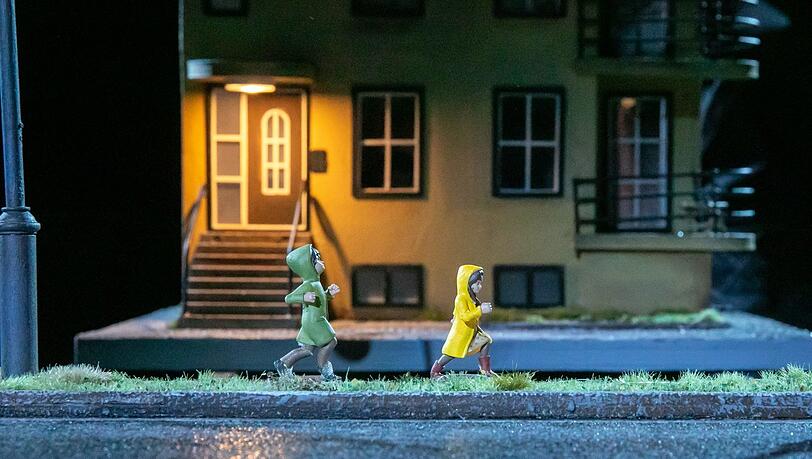 Hyperrealistische Miniaturwelt: "Transport - Departure" des Puppentheaters aus Lubljana (29. und 30. Oktober, Schwere Reiter). Hyperrealistische Miniaturwelt: "Transport - Departure" des Puppentheaters aus Lubljana (29. und 30. Oktober, Schwere Reiter).