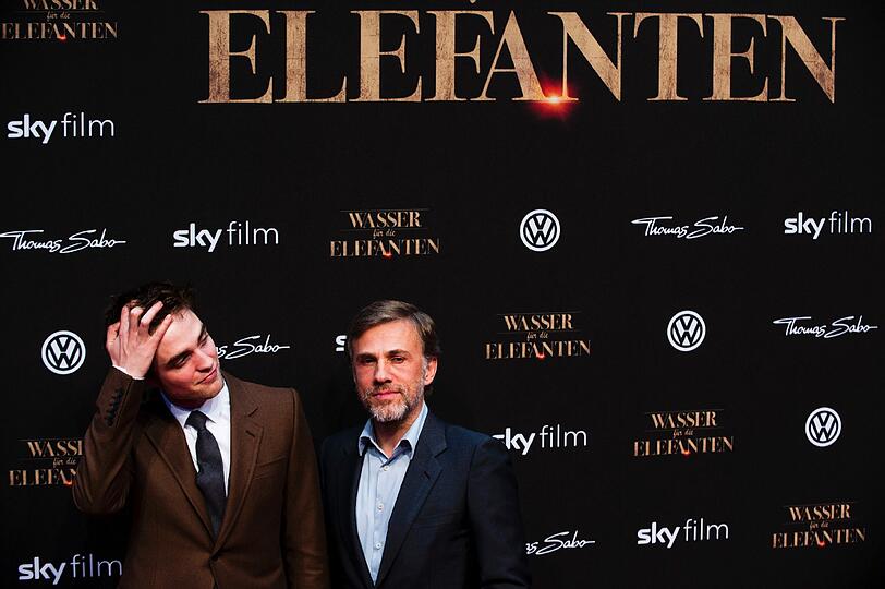 Zwei Herren im feinen Zwirn: Robert Pattinson und Christoph Waltz.