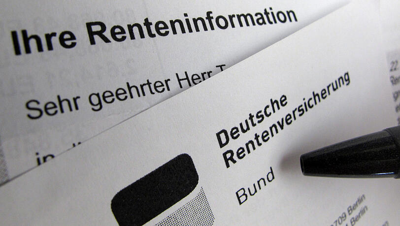 Abgeordnete bekommen eine "Altersentschädigung", der Bundespräsident ein Ruhegehalt, der Bundeskanzler und seine Minister eine Pension. Abgeordnete bekommen eine "Altersentschädigung", der Bundespräsident ein Ruhegehalt, der Bundeskanzler und seine Minister eine Pension.