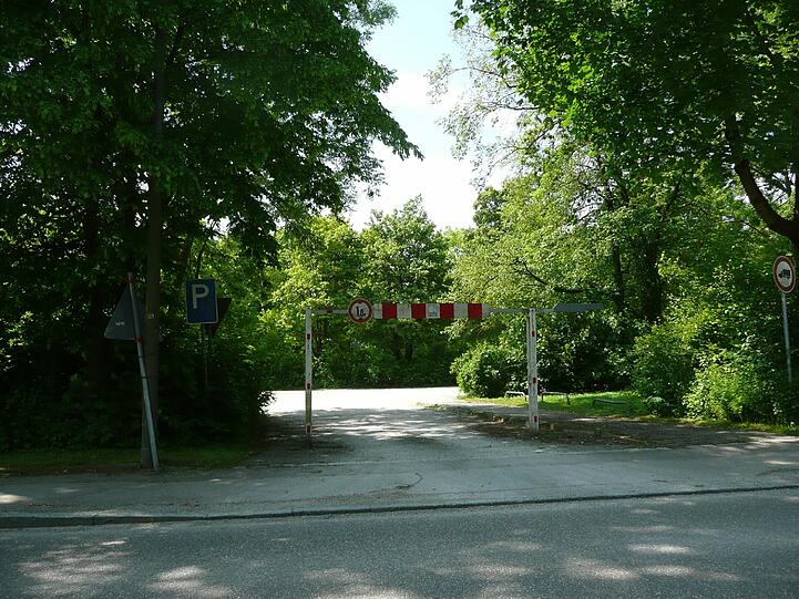 Die Einfahrt zum Geheimtipp-Parkplatz.