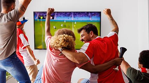 Tausende Fans fiebern Wochenende für Wochenende mit ihrem Bundesliga-Verein.
