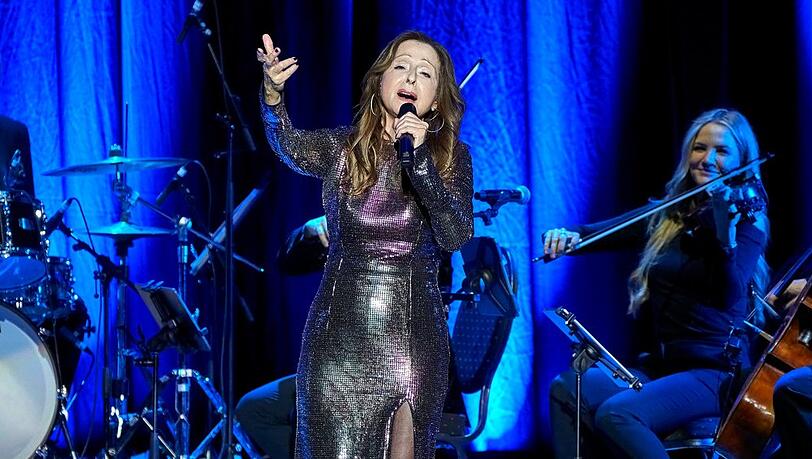 Vicky Leandros bei ihrem Auftritt im Kuppelsaal Hannover. Vicky Leandros bei ihrem Auftritt im Kuppelsaal Hannover.