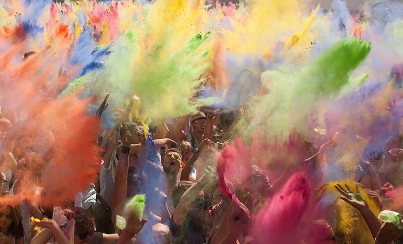 Bunte Farbschlacht in Riem: Bei den Hindus eine kulturelle Tradition, in München ein Heidenspaß!