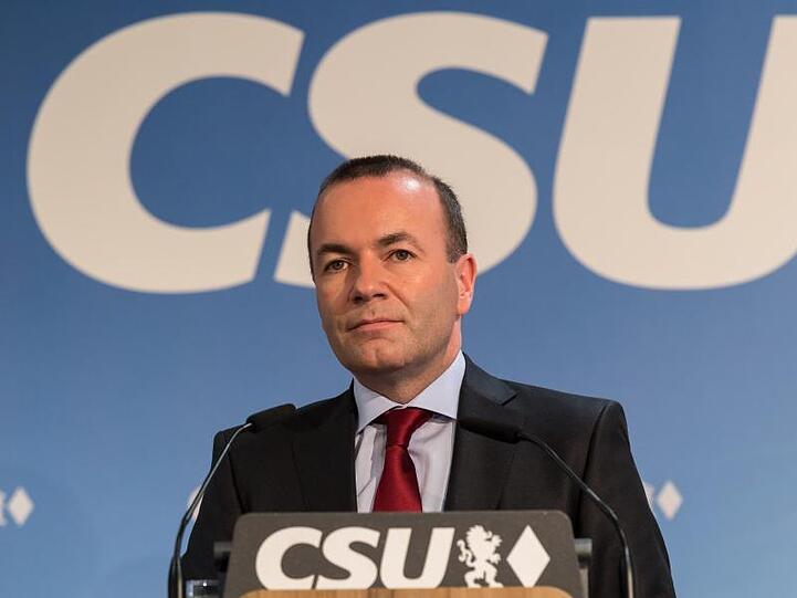 Manfred Weber (CSU), Spitzenkandidat der EVP für das Amt des EU-Kommissionspräsidenten, nimmt im Anschluss an die CSU-Vorstandssitzung an einer Pressekonferenz teil. Foto: Peter Kneffel