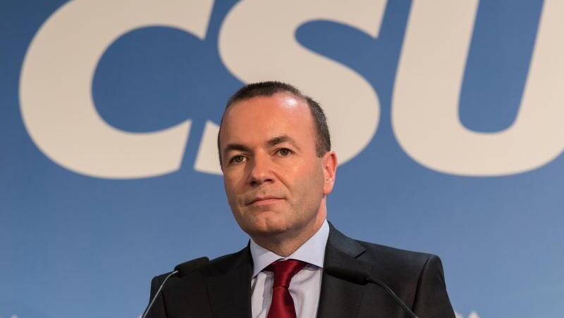 Manfred Weber (CSU), Spitzenkandidat der EVP für das Amt des EU-Kommissionspräsidenten, nimmt im Anschluss an die CSU-Vorstandssitzung an einer Pressekonferenz teil. Foto: Peter Kneffel Manfred Weber (CSU), Spitzenkandidat der EVP für das Amt des EU-Kommissionspräsidenten, nimmt im Anschluss an die CSU-Vorstandssitzung an einer Pressekonferenz teil. Foto: Peter Kneffel