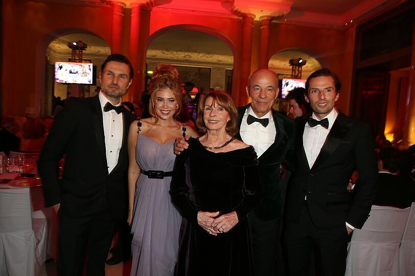 Simon Verhoeven, Palina Rojinski, Senta Berger, Heiner Lauterbach, Quirin Berg, Eric Kabongo