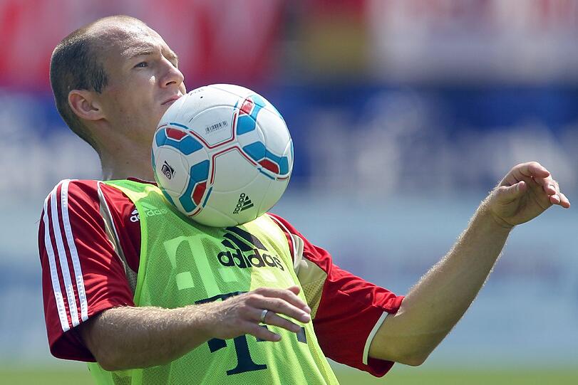 Bayern Training mit Spezial-Gast Uli Hoeneß: Die Bilder vom Gardasee