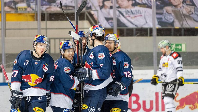 Jubel beim EHC, gegen Krefeld gab es einen deutlichen Sieg.
