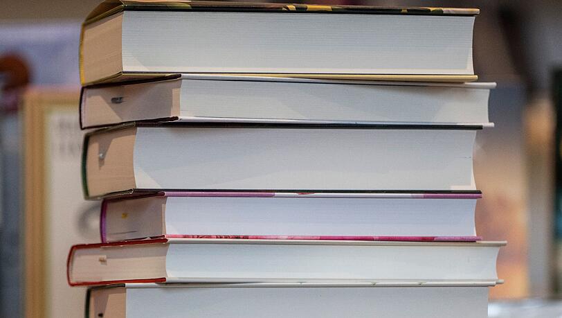 Bücher sind ein Klassiker unter den Weihnachtsgeschenken – und können trotzdem ein kreatives Geschenk sein. Bücher sind ein Klassiker unter den Weihnachtsgeschenken – und können trotzdem ein kreatives Geschenk sein.