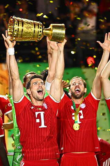 Verlässt den FC Bayern mit dem Erfolg im DFB-Pokal: Leon Goretzka. Verlässt den FC Bayern mit dem Erfolg im DFB-Pokal: Leon Goretzka.
