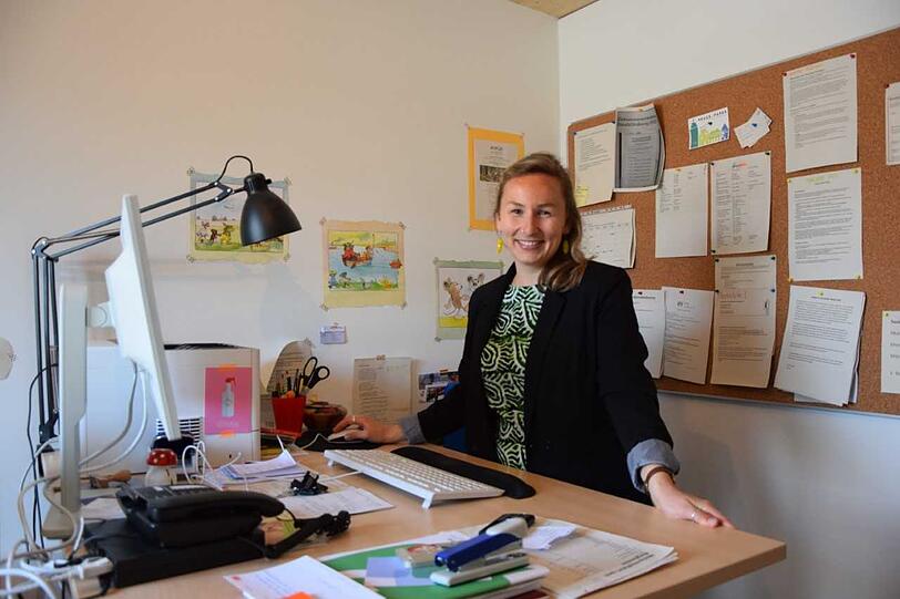 Sozialpädagogin Katharina Maier in ihrem Büro in Moosach.
