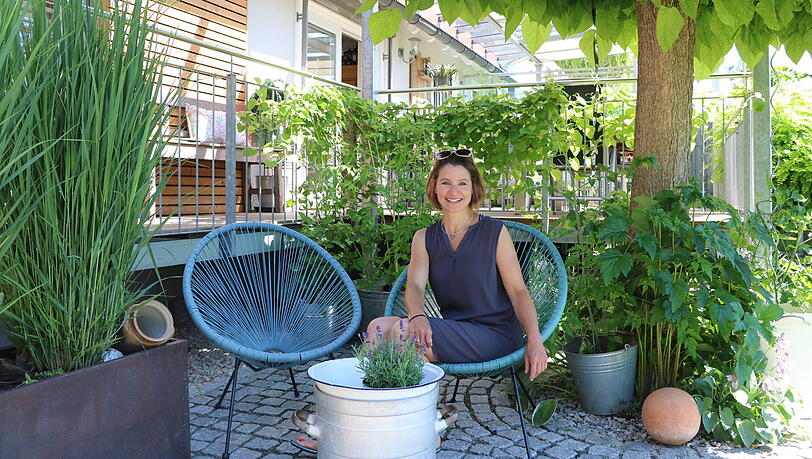 In dieser Sitzecke entspannt sich Evelyn Aumüller (44) gerne mit einer Tasse Kaffee und einem Buch. In dieser Sitzecke entspannt sich Evelyn Aumüller (44) gerne mit einer Tasse Kaffee und einem Buch.
