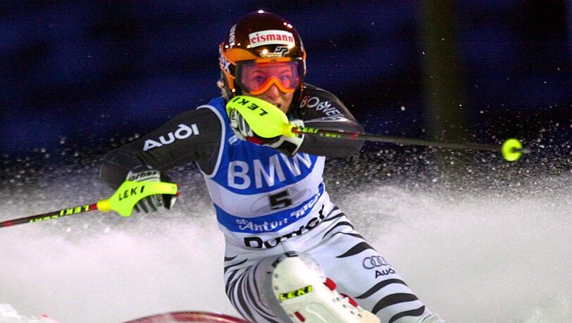 Martina Ertl 2001 bei der Ski-WM in St. Anton - ein Vierteljahrhundert später gibt ihre Tochter Romy das Debüt im Weltcup. (Archivfoto) Martina Ertl 2001 bei der Ski-WM in St. Anton - ein Vierteljahrhundert später gibt ihre Tochter Romy das Debüt im Weltcup. (Archivfoto)