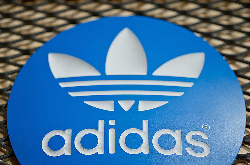 Nach überraschend guten vorläufigen Ergebnissen hatte Adidas jüngst seine Prognose für das Gesamtjahr erhöht. Foto: Daniel Karmann/Illustration