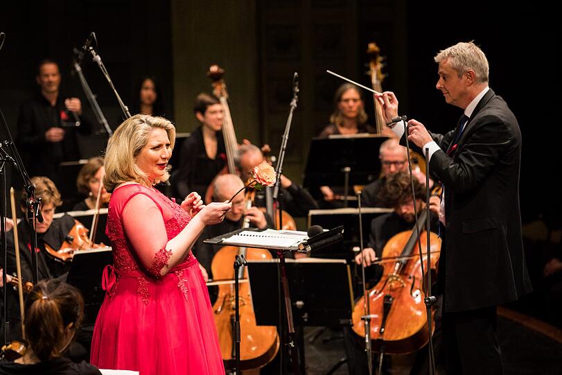 Impressionen vom 11. Münchner Aids-Konzert im Prinzregententheater. Okka von der Damerau singt die Habanera aus Bizets "Carmen".