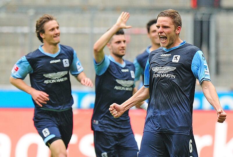 DOMINIK STAHL NOTE 2: Der defensive Mittelfeldspieler versuchte Struktur ins Löwen-Spiel zu bringen &ndash; und das gelang ihm gegen Aalen deutlich besser als in den vergangenen Wochen. Ein starker Auftritt. Hämmerte in der 35. Minute den Ball nach einem indirekten Freistoß zum 1:0 für den TSV 1860 in die Maschen des Aalen-Tores.