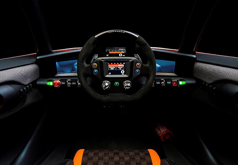 Futuristisch: Das Cockpit des Nissan BladeGlider erinnert ein bisschen an eine Playstation-Bedieneinheit.
