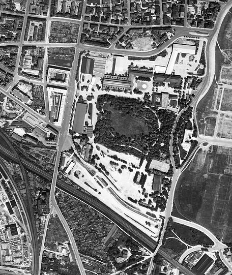 1956: Die alten Hallen sind wieder aufgebaut.