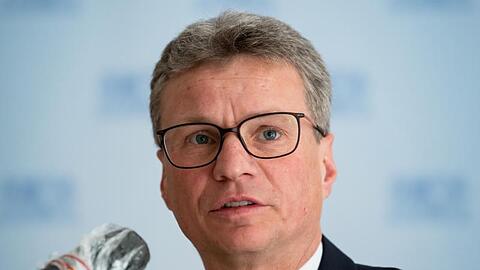 Bernd Sibler (CSU), Wissenschaftsminister von Bayern, spricht auf einer Pressekonferenz. Foto: Sven Hoppe/dpa/Archivbild