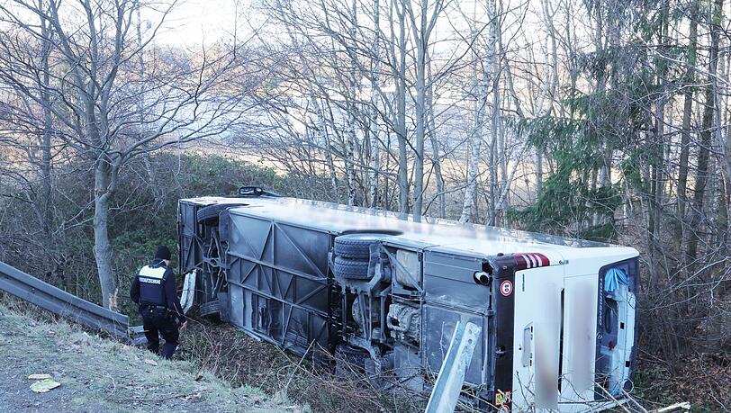 In Th&uuml;ringen hat es einen Busunfall mit mehreren Verletzten gegeben.
