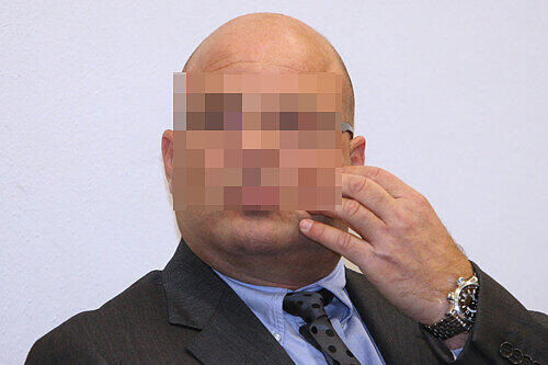 Gerhard K. soll laut Anklage fast 700 Tonnen Ekelfleisch widerrechtlich gelagert und knapp die Hälfte davon als lebensmitteltauglich an nichtsahnende Kunden verkauft haben.