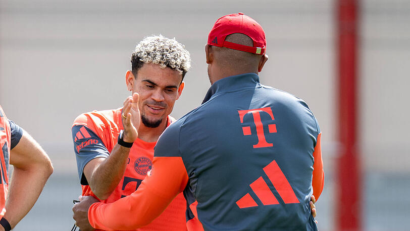 Vincent Kompany (re.) und sein Schützling Luis Díaz.