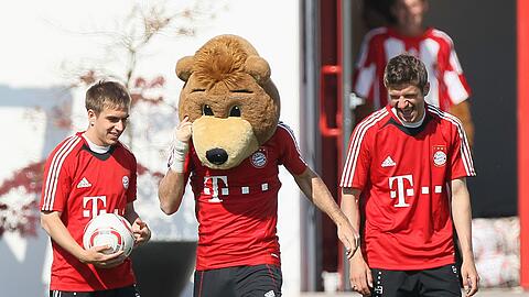 Philipp Lahm, Frank Ribéry (als Berni verkleidet) und Thomas Müller.